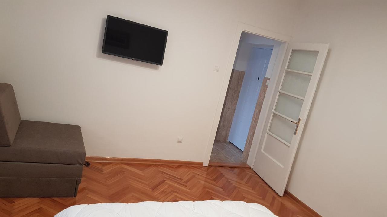 Apartment Bregovi トレビニエ エクステリア 写真